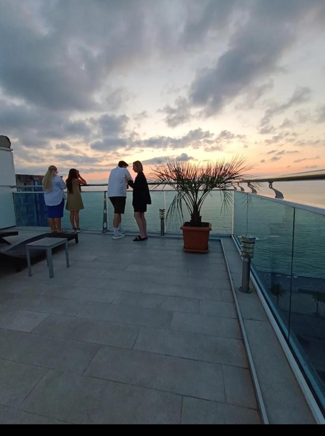 Sunrise Apart-Hotel Batumi Ngoại thất bức ảnh